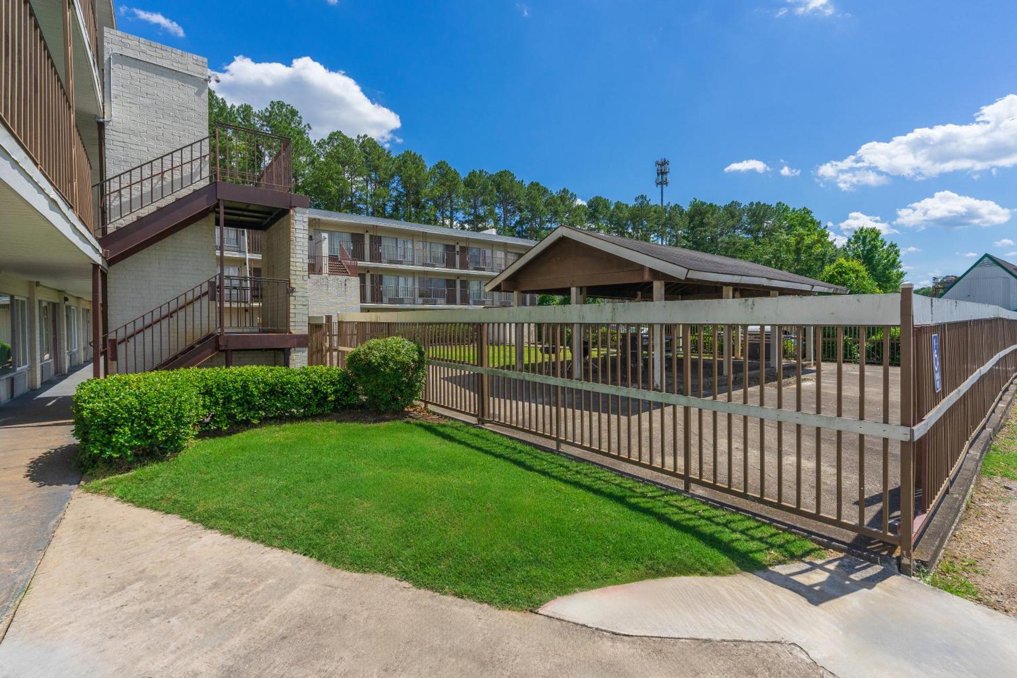 Budgetel Inn And Suites Atlanta Exterior foto